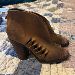 ARIAT Lindsley Tan Brown Leather Booties Peep Toe Women’s leather wood heel